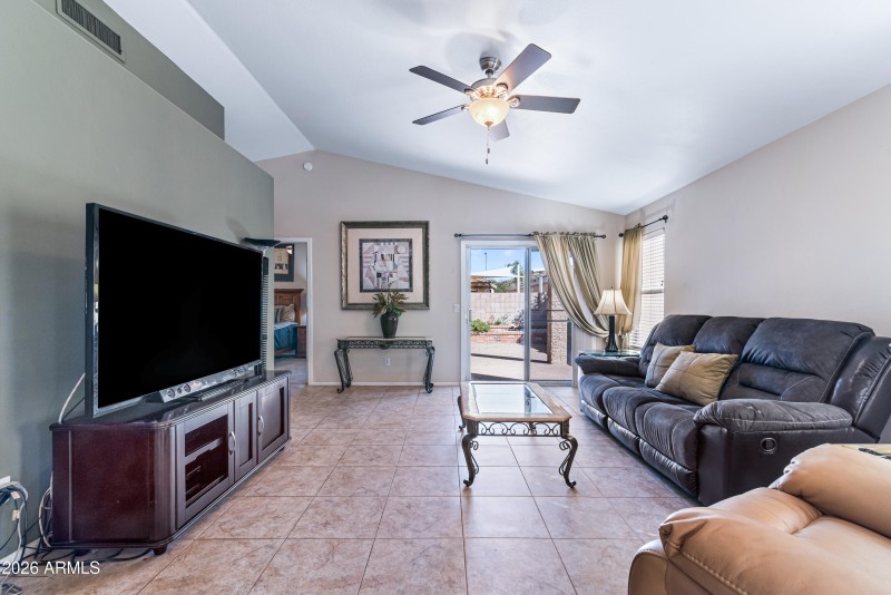 6_4104 w fallen leaf ln-6