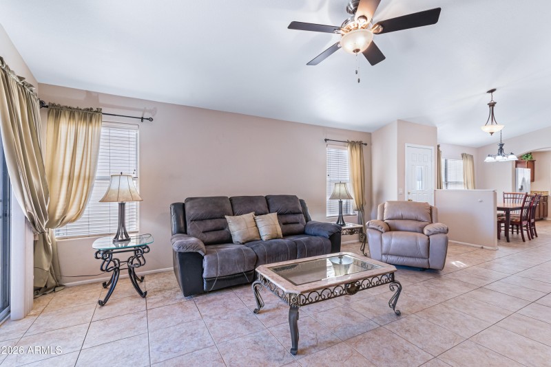 9_4104 w fallen leaf ln-9