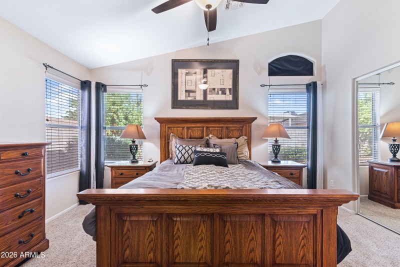 18_4104 w fallen leaf ln-18