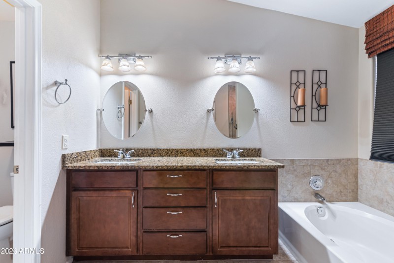 20_4104 w fallen leaf ln-20