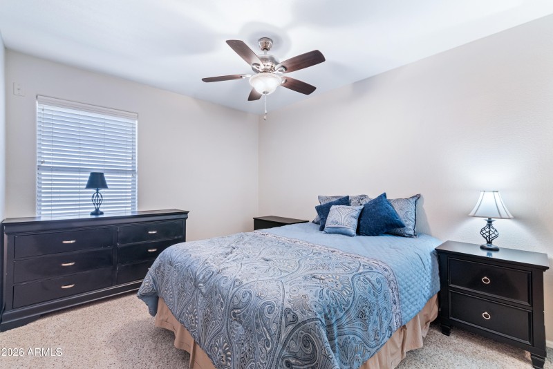 22_4104 w fallen leaf ln-22