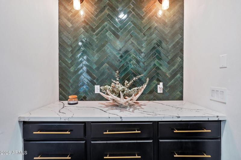 41-web-or-mls-W Santa Alberta Ln-L1203-0