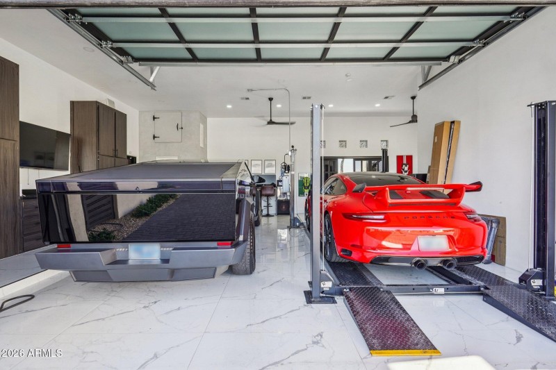 79-web-or-mls-W Santa Alberta Ln-L1203-0