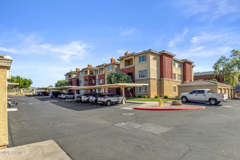 Well maintained complex