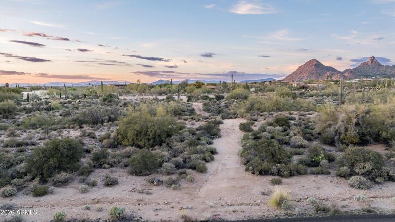 51-9612EVeredaSolanaDr-51