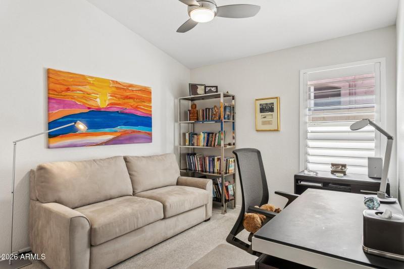 23-web-or-mls-21610-n-44th-pl