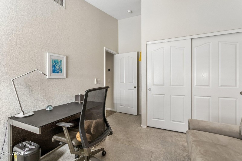 24-web-or-mls-21610-n-44th-pl