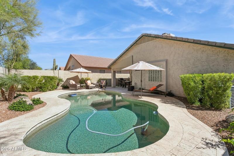 35-web-or-mls-21610-n-44th-pl