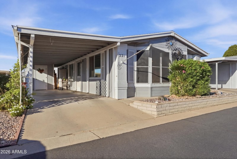 01-001-front-exterior