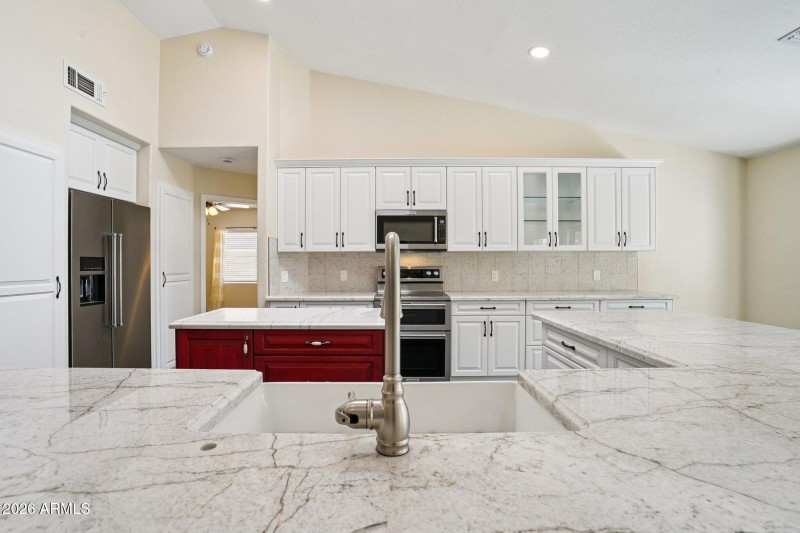 13-web-or-mls-W Melinda Ln-L1303-013