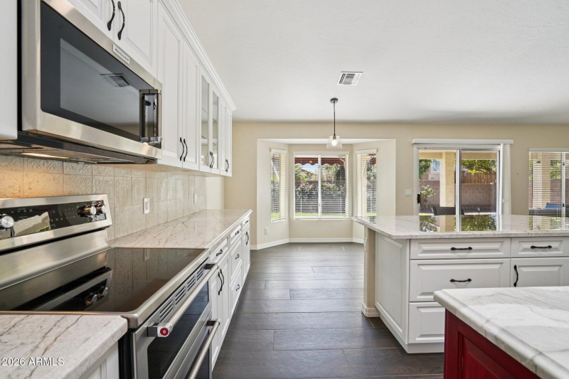 24-web-or-mls-W Melinda Ln-L1303-024