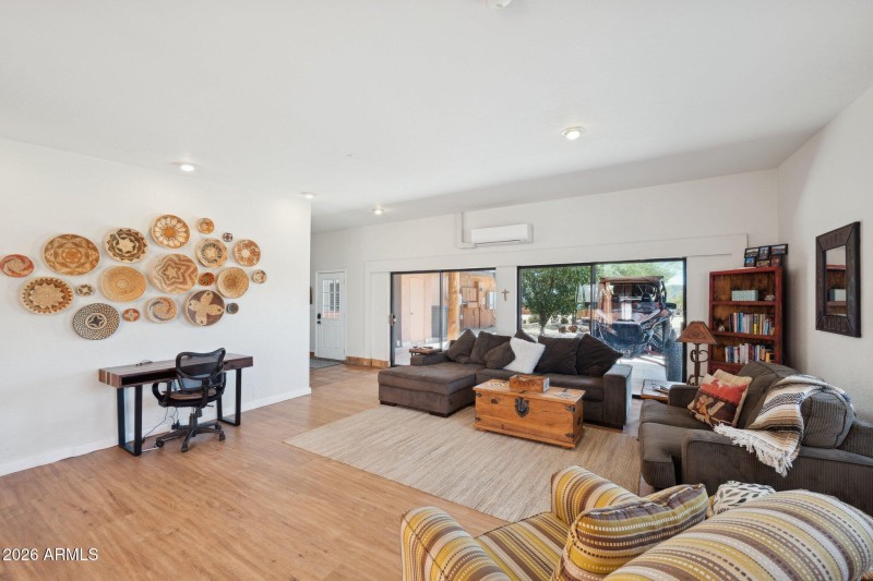 11-web-or-mls-40205-n-26th-st