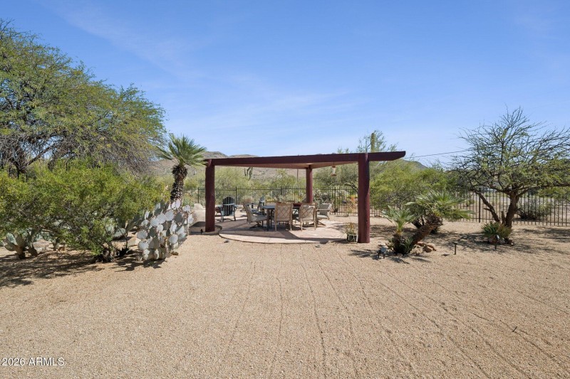 101-web-or-mls-40205-n-26th-st