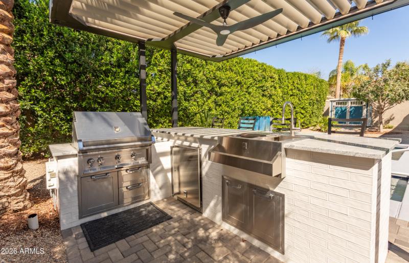 Outdoor Kitchen
