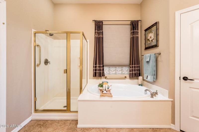 Soaking Tub and Shower