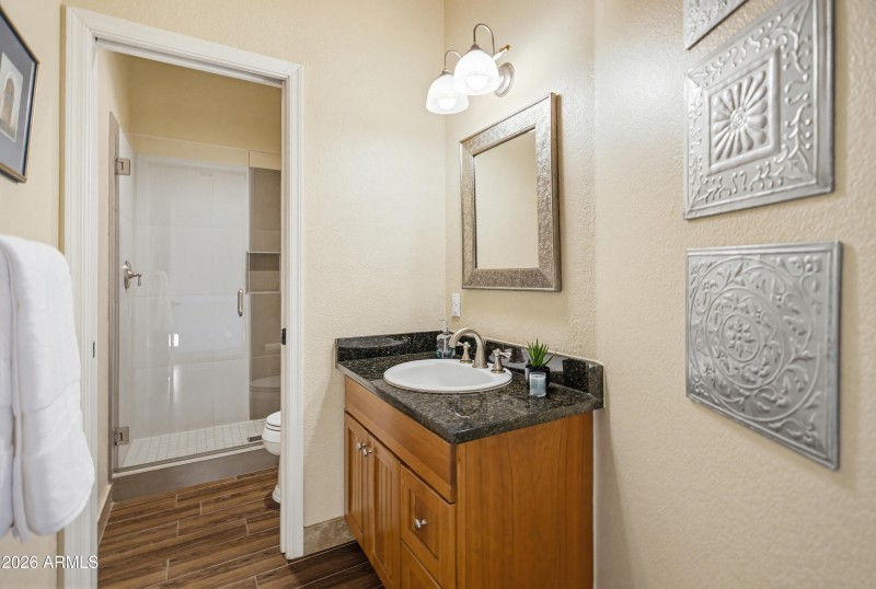 Full Bathroom/1st floor