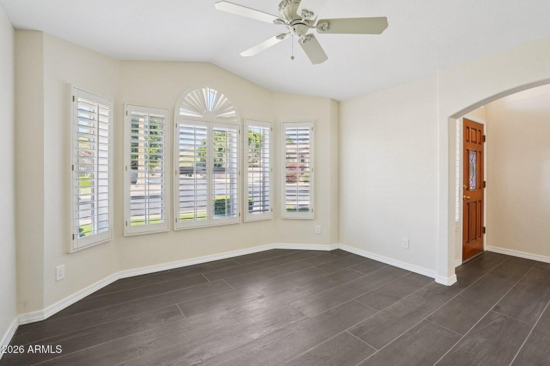 5-web-or-mls-W Melinda Ln-L1303-005