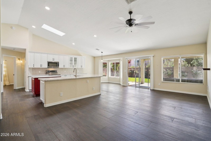 14-web-or-mls-W Melinda Ln-L1303-014