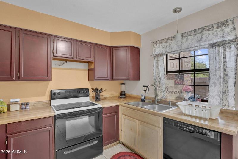 13-web-or-mls-3491 N Arizona #83 -12