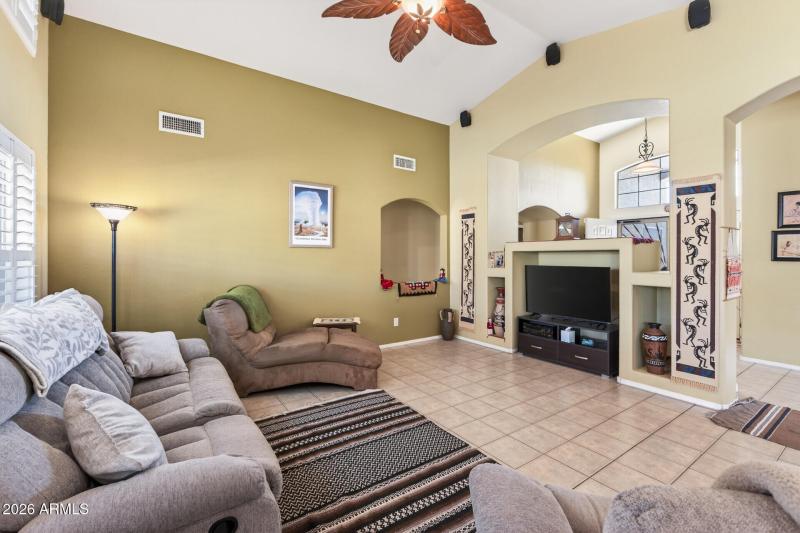 15_10014_N_Potter_Dr15_mls