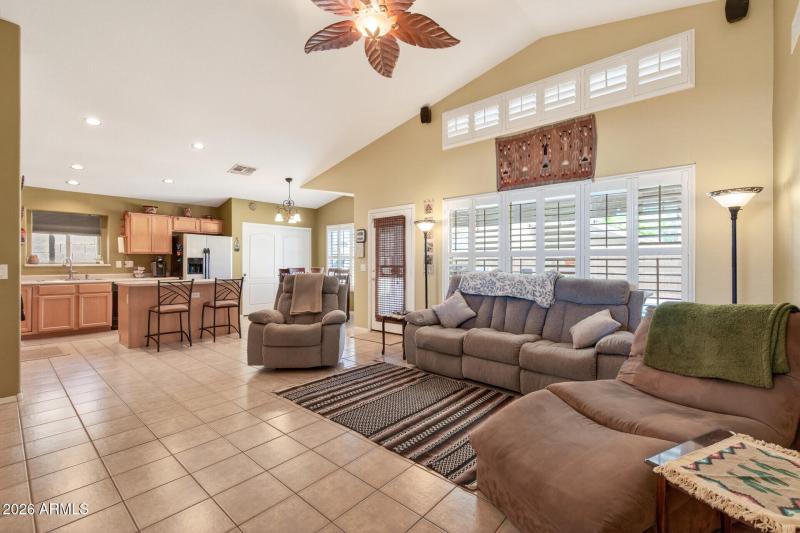 16_10014_N_Potter_Dr16_mls