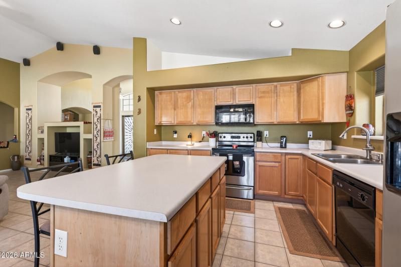 20_10014_N_Potter_Dr20_mls