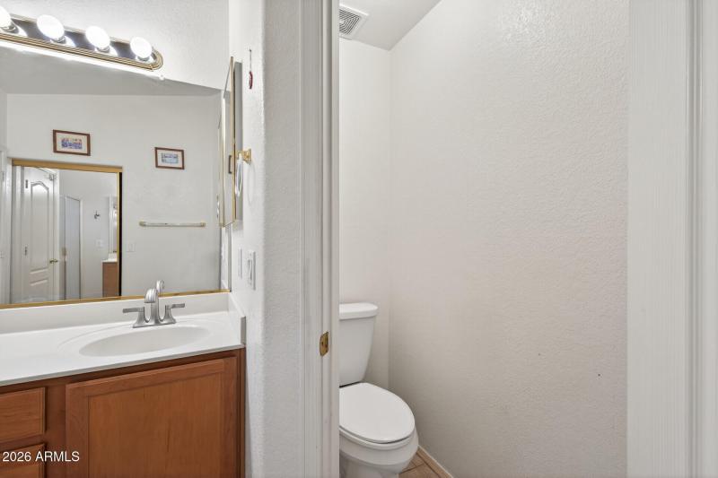 32_10014_N_Potter_Dr32_mls