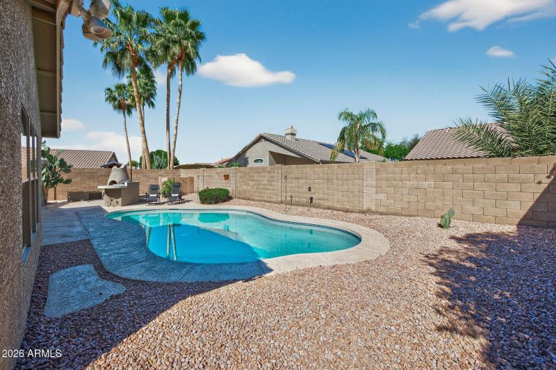 53_10014_N_Potter_Dr53_mls