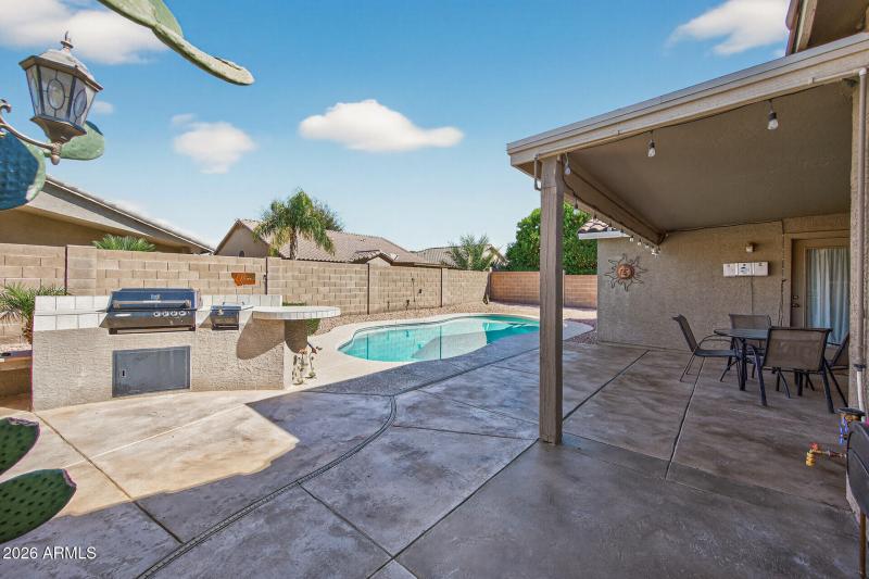 56_10014_N_Potter_Dr56_mls