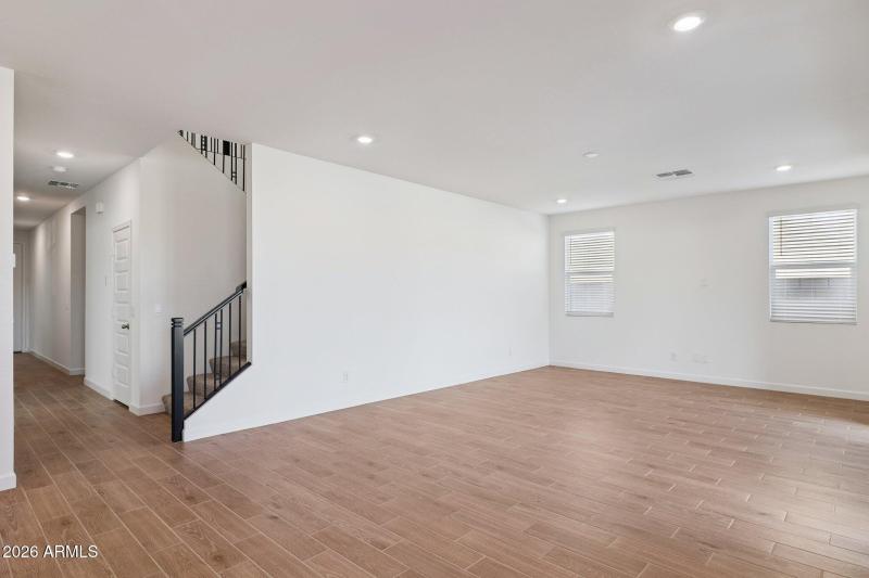 5-web-or-mls-24242-w-southgate-ave