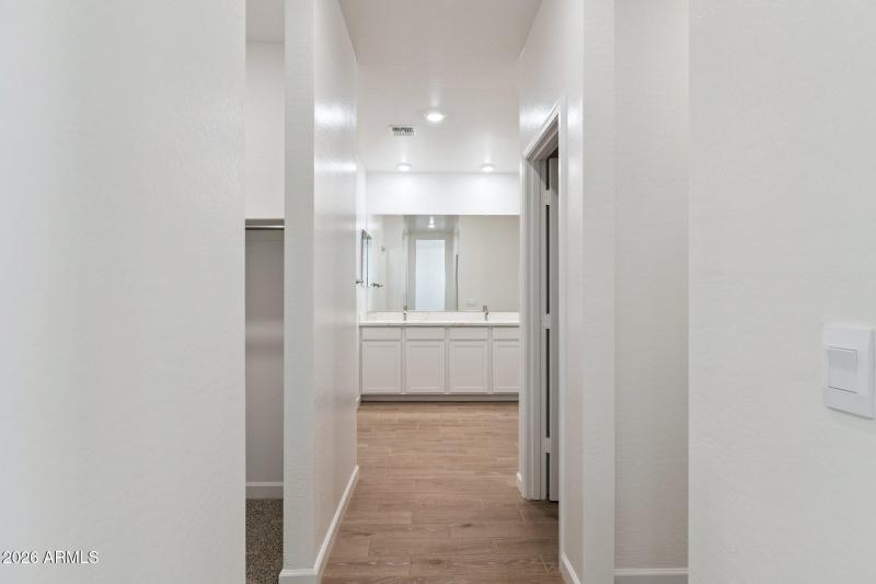 22-web-or-mls-24242-w-southgate-ave