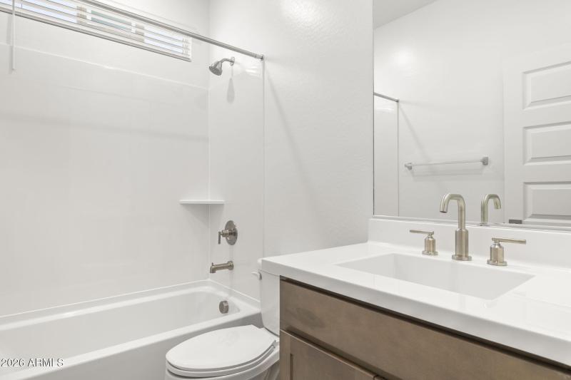 37-web-or-mls-6830-w-molly-ln