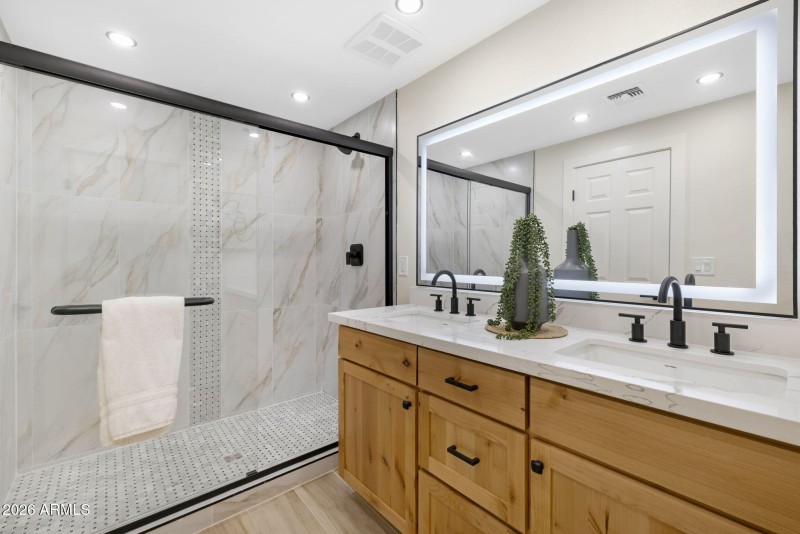 3718 E Evans Dr Phoenix - 305