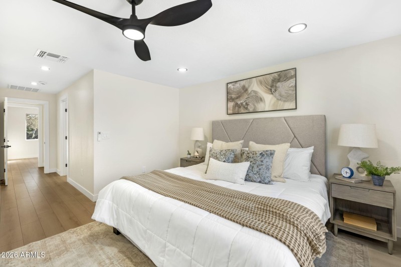 3718 E Evans Dr Phoenix - 325