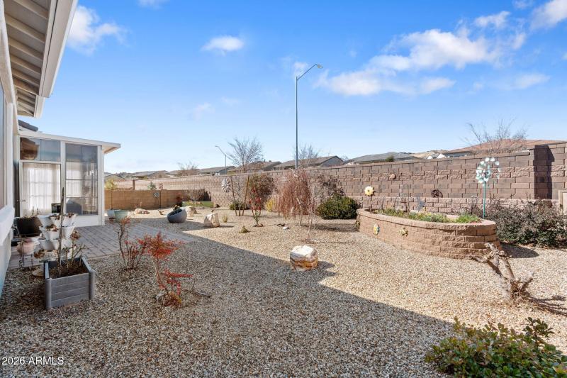 19-web-or-mls-19-Backyard