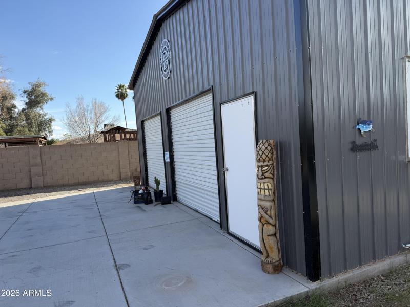 WORKSHOP GARAGE EXTERIOR 1