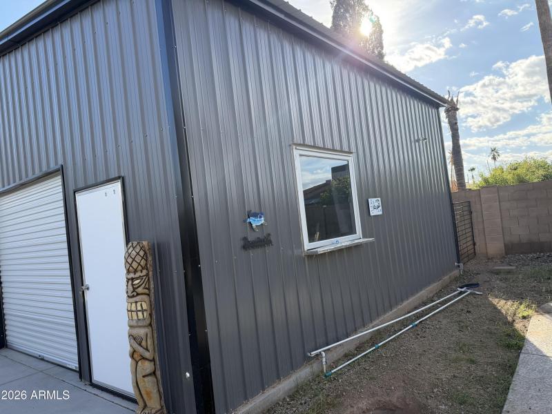 WORKSHOP GARAGE EXTERIOR 2