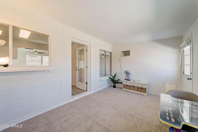 5132 W Corinne Dr-15