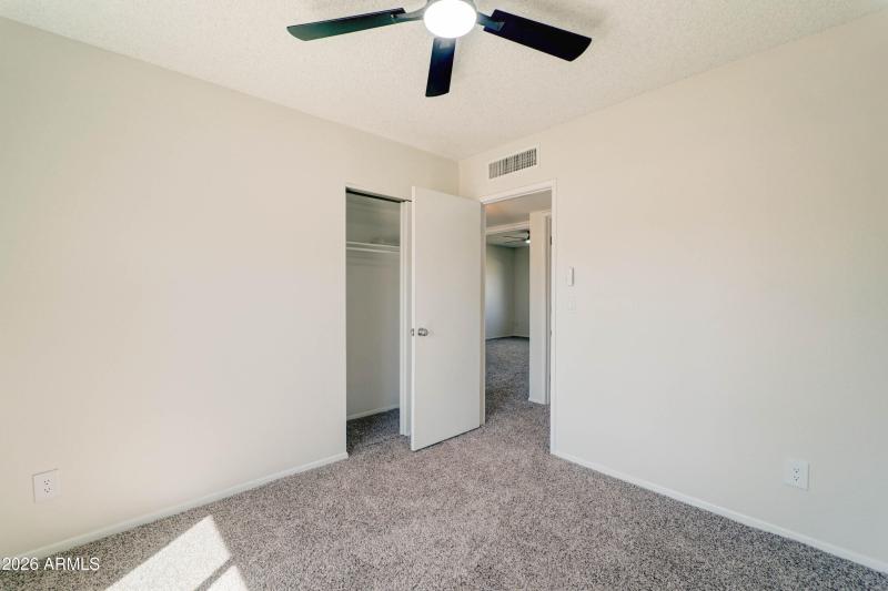 5132 W Corinne Dr-24