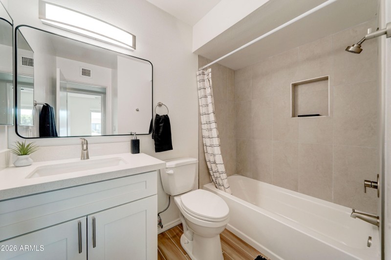 5132 W Corinne Dr-25