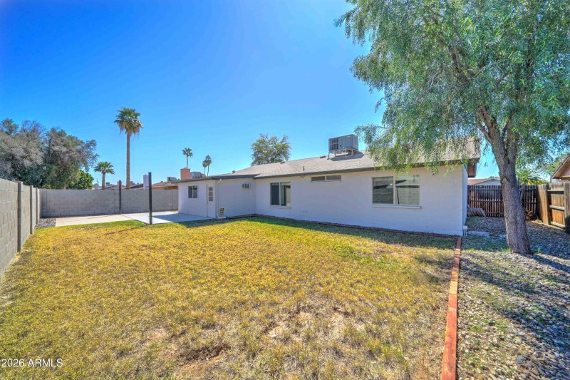 5132 W Corinne Dr-28