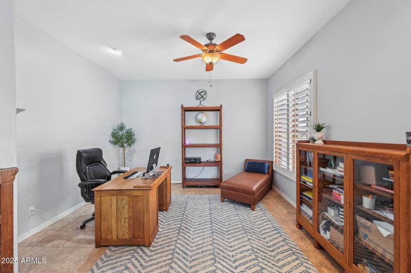 24-web-or-mls-N Cloverfield Cir-024