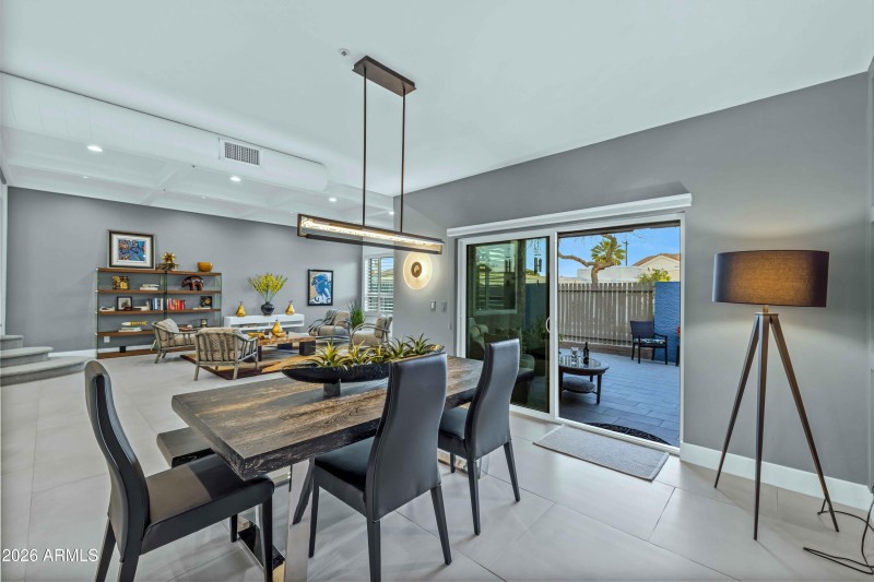 DINING TO GREAT ROOM