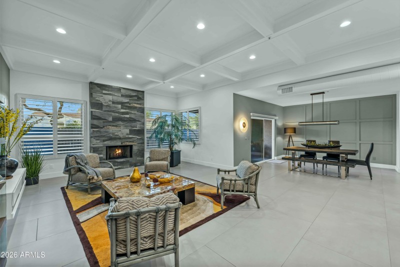 GREAT ROOM TO DINING ROOM