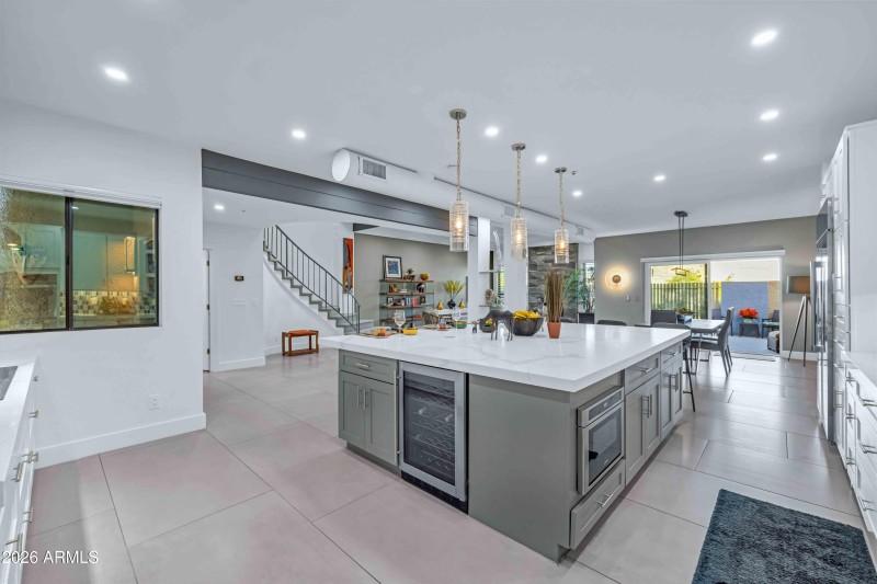 KITCHEN OPEN TO DINING & GREAT ROOM