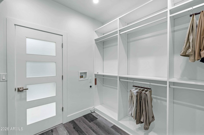 HIS CLOSET WASHER DRYER HOOK UP