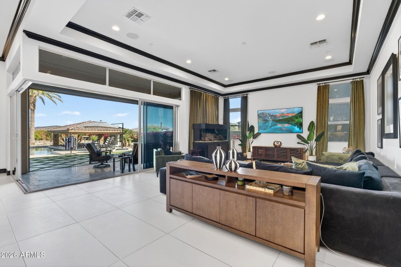 17-web-or-mls-90N 77th Ave