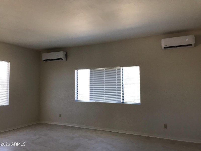 Apt B - Living Room-04