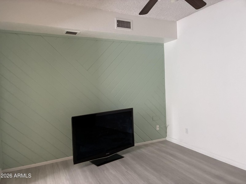 Apt C - Bedroom - Master-01