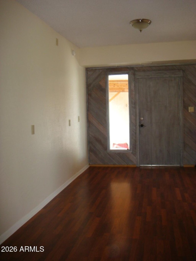 Apt C - LivingDining-04